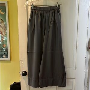 Elegant Gray Wide-Leg Pants